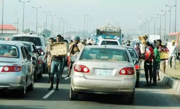 Robbers Disguise As Hawkers In Traffic — Lagos Government